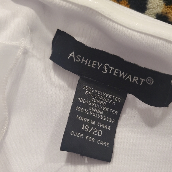 One shoulder peplum top🍒 - Picture 8 of 14